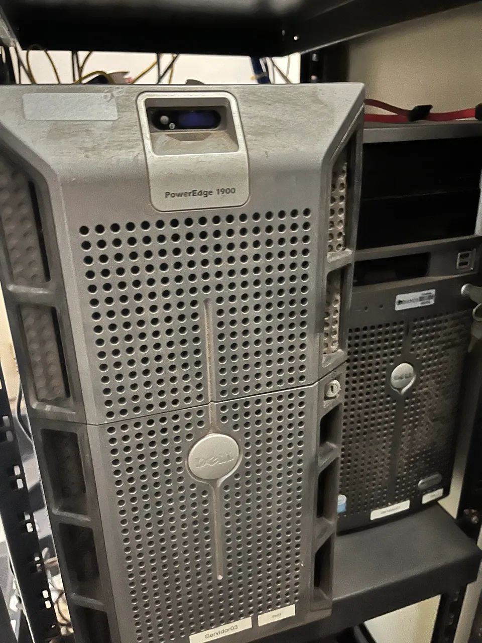 Equipamentos de rede: Rack 44u, switches Dell, patch panel e servidor Dell - Foto 4