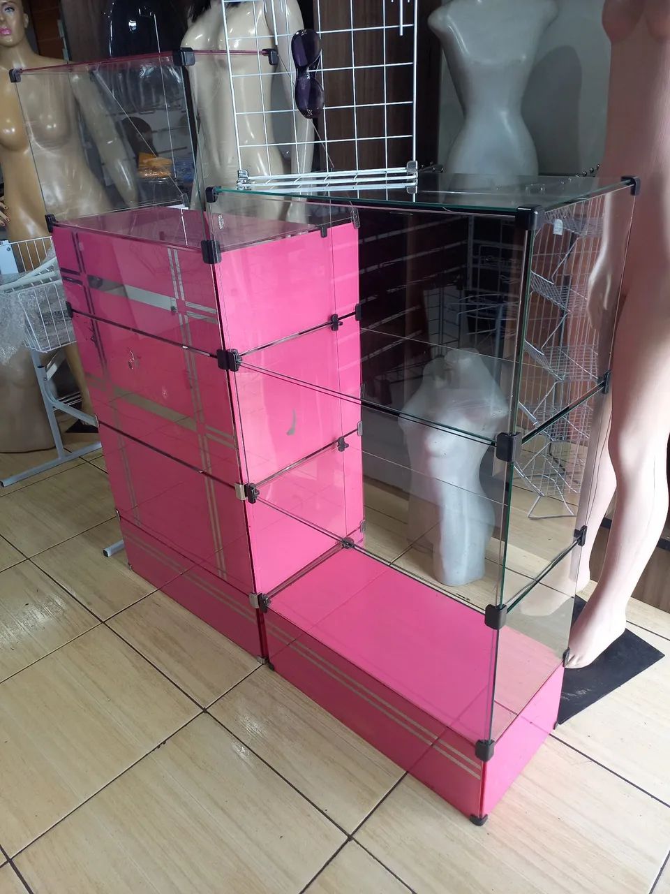 Vendo balcão  caixa  e expositor  usado - Foto 5