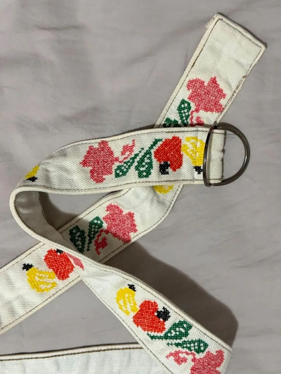 Cinto branco com frutas estampadas - Foto 2