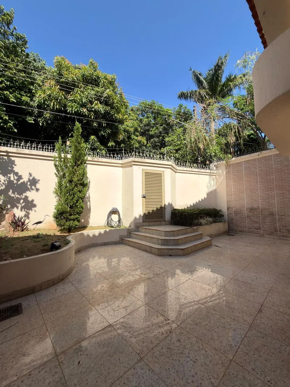 SOBRADO ST. SUL 240 M2