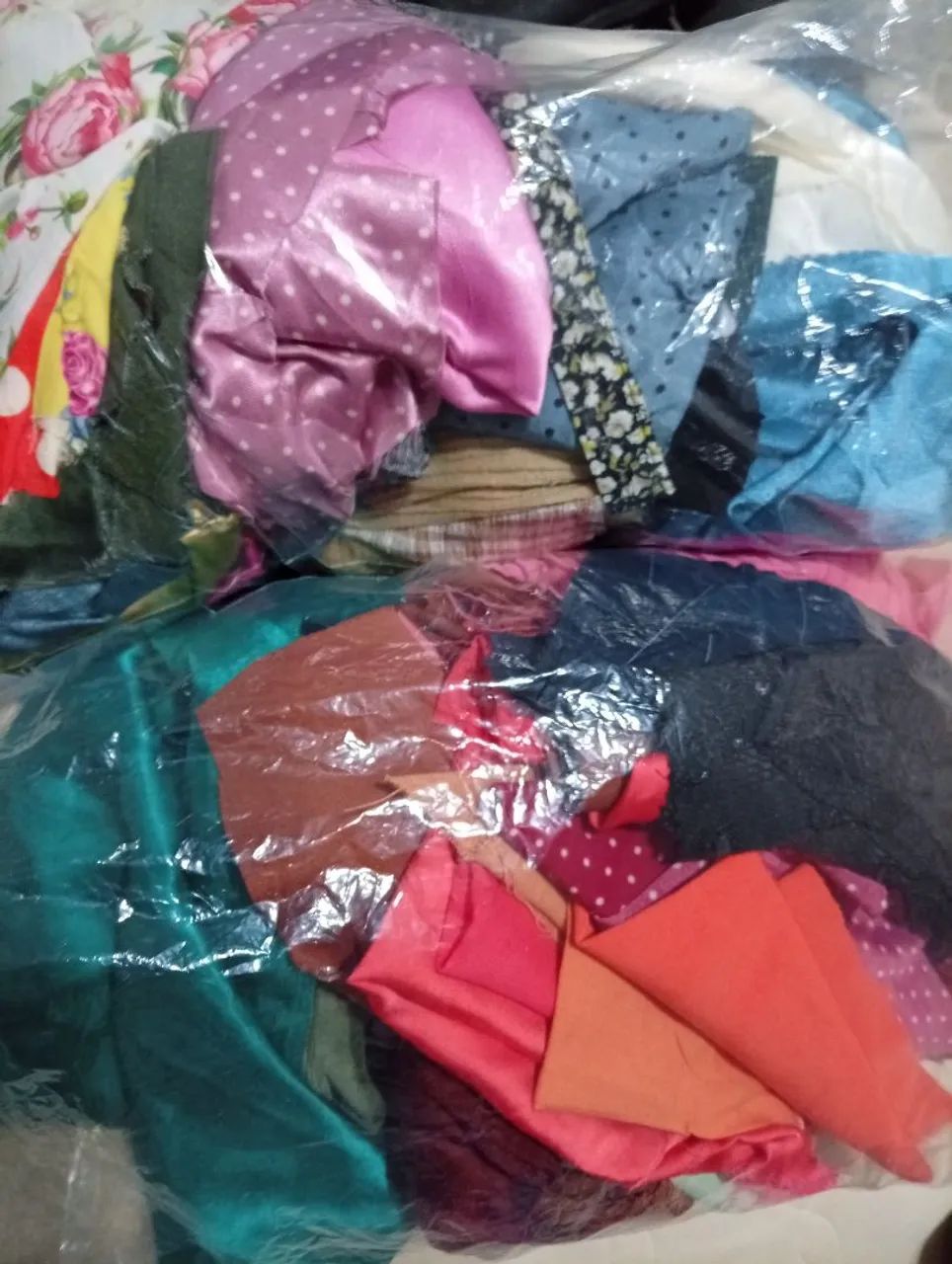 Retalhos de tecidos variados  - Foto 3