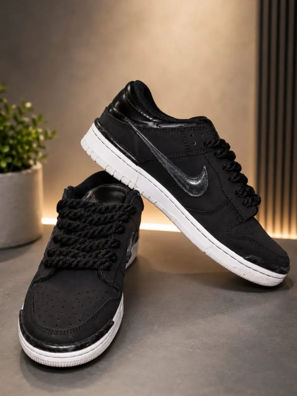 TÊNIS NIKE DUNK LOW PRETO - MUITO CONSERVADO