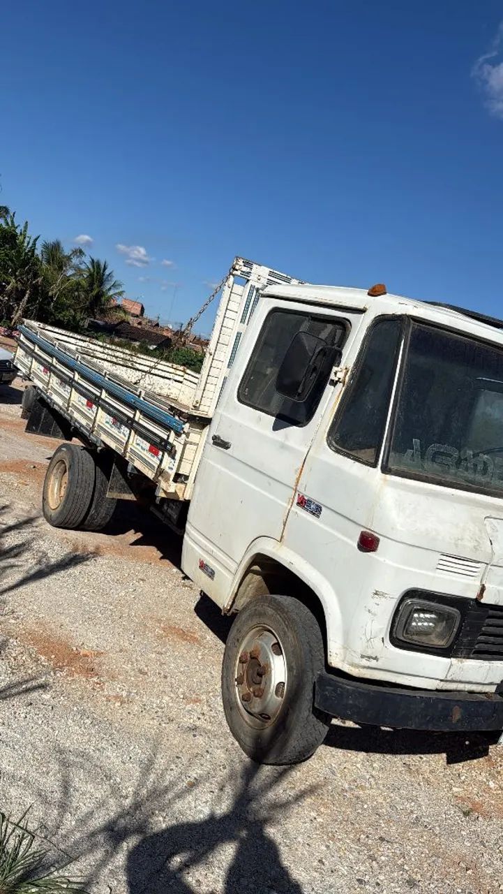 Mercedinha 608 