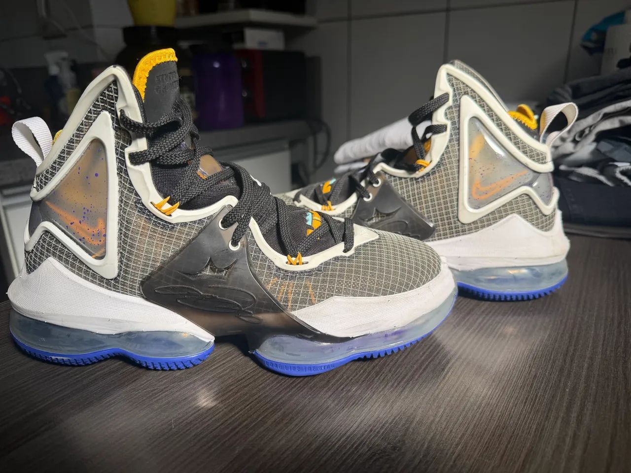 Nike LeBron 19 original 