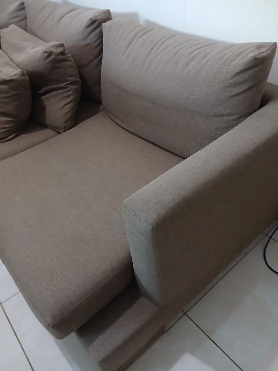 Vende se um sofá grande e muito conservado  - Foto 4
