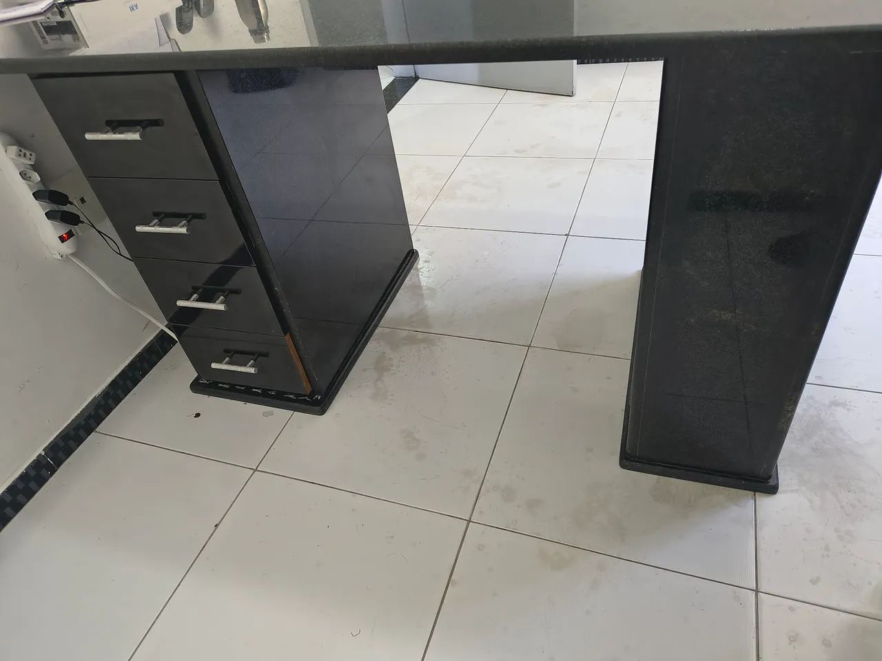 Mesa de escritório em mármore preto - Foto 3