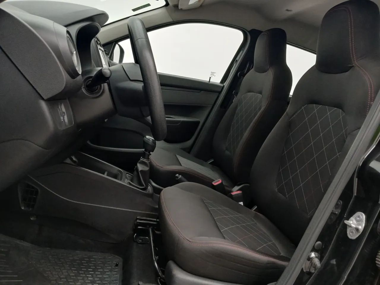 Renault Kwid 1.0 Zen, foto 16 de 18