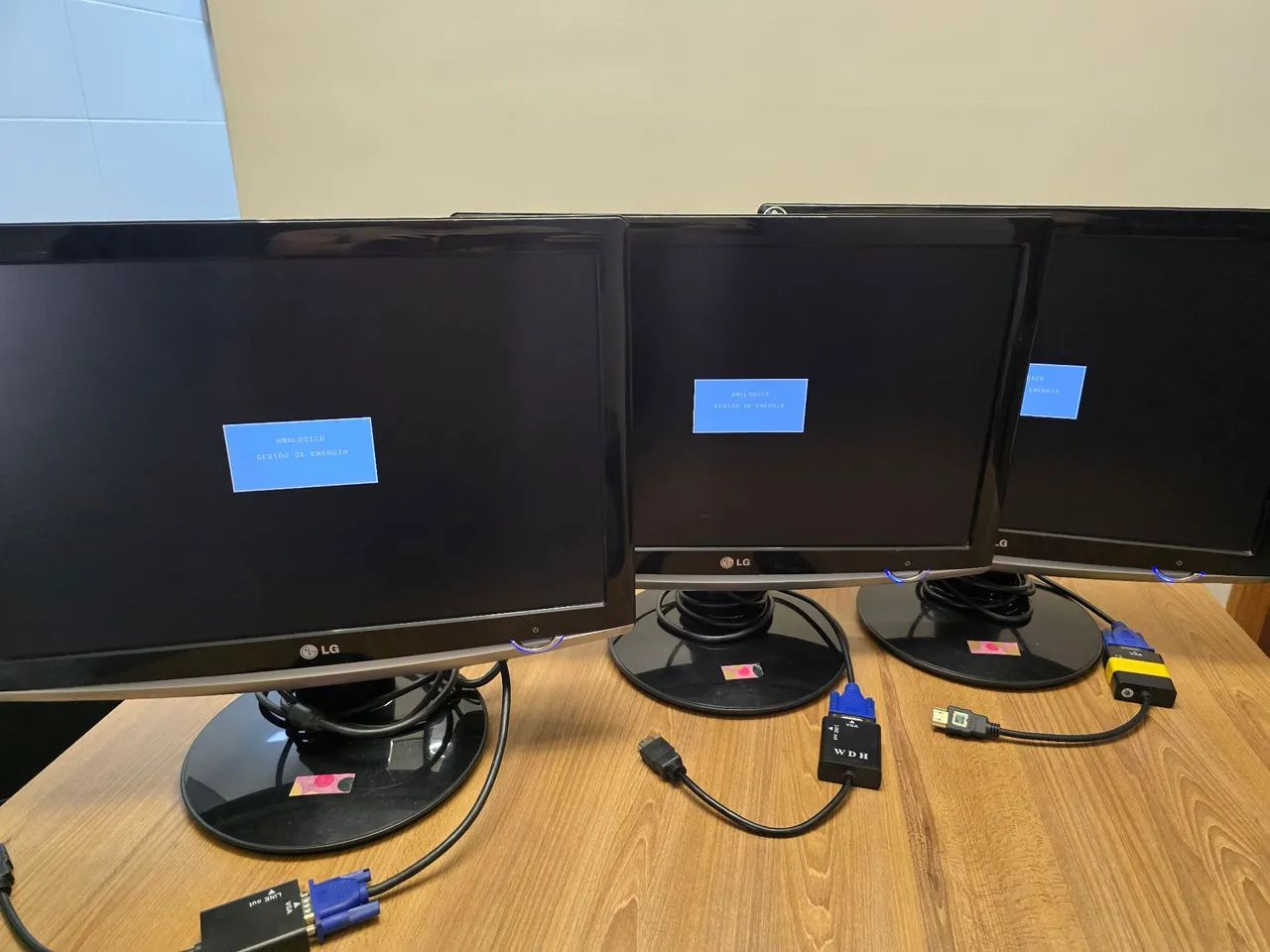 3 Monitores LG 17''