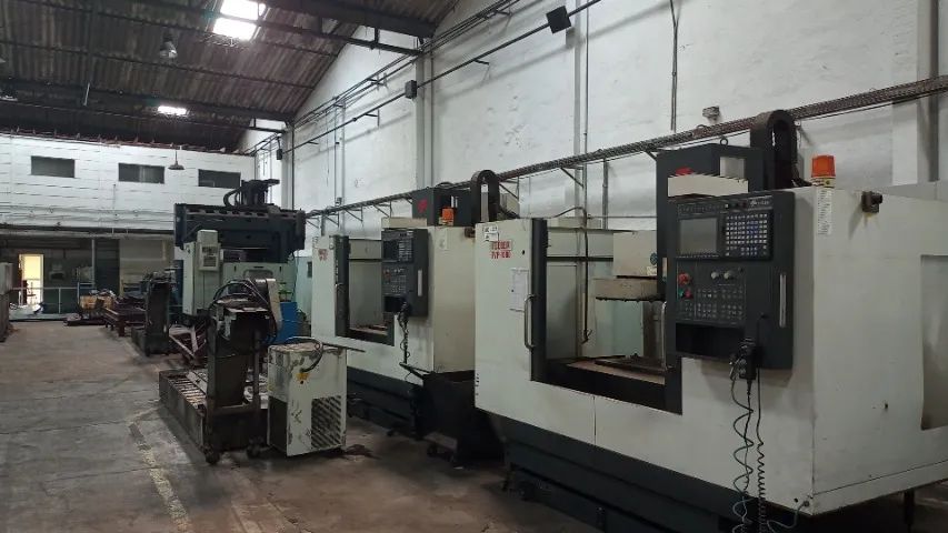 torno cnc  centro de usinagem  cnc - Foto 5