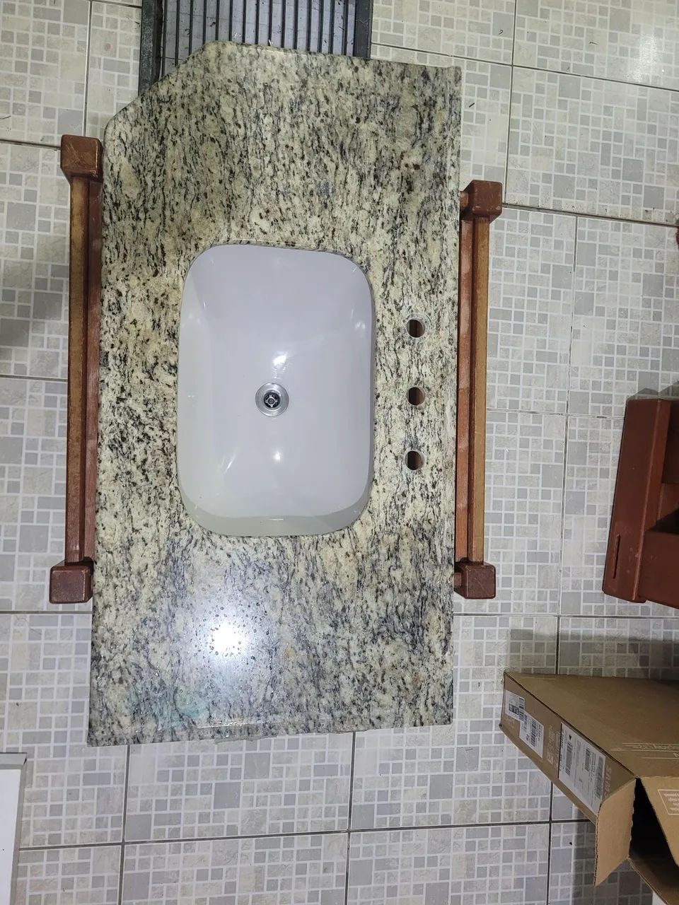 Pia de Mármore em Bom Estado - R$ 100