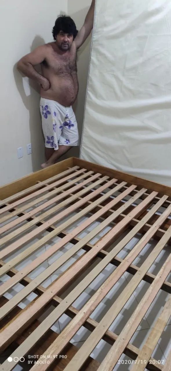 Cama flutuante madeira maciça KING com colchão  - Foto 3
