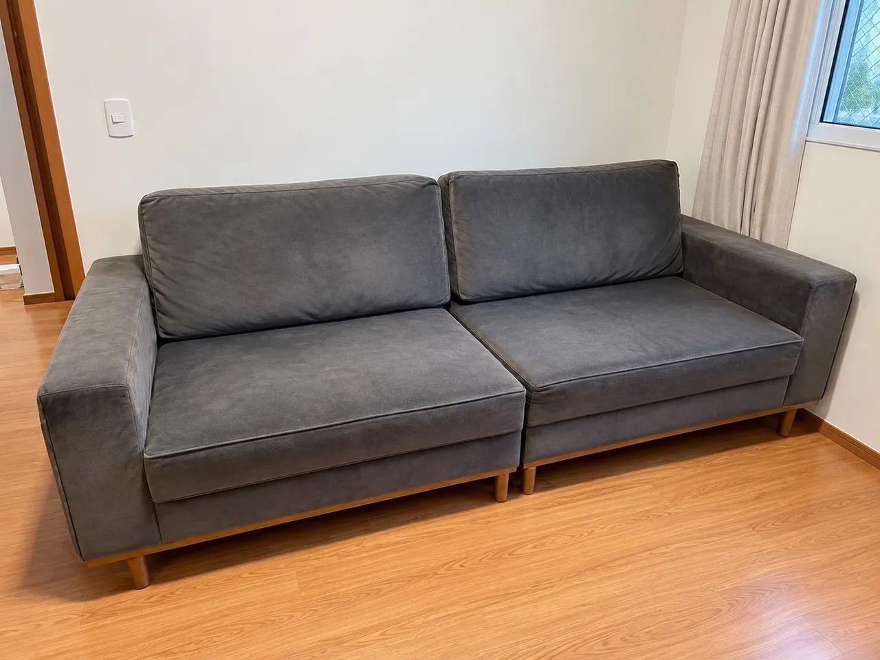 Sofá 2 Lugares Cinza - Moderno e Confortável