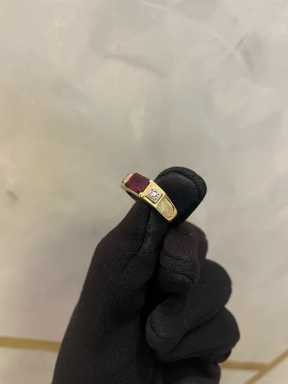 Anel masculino ouro 18k com rubi e brilhantes  - Foto 4