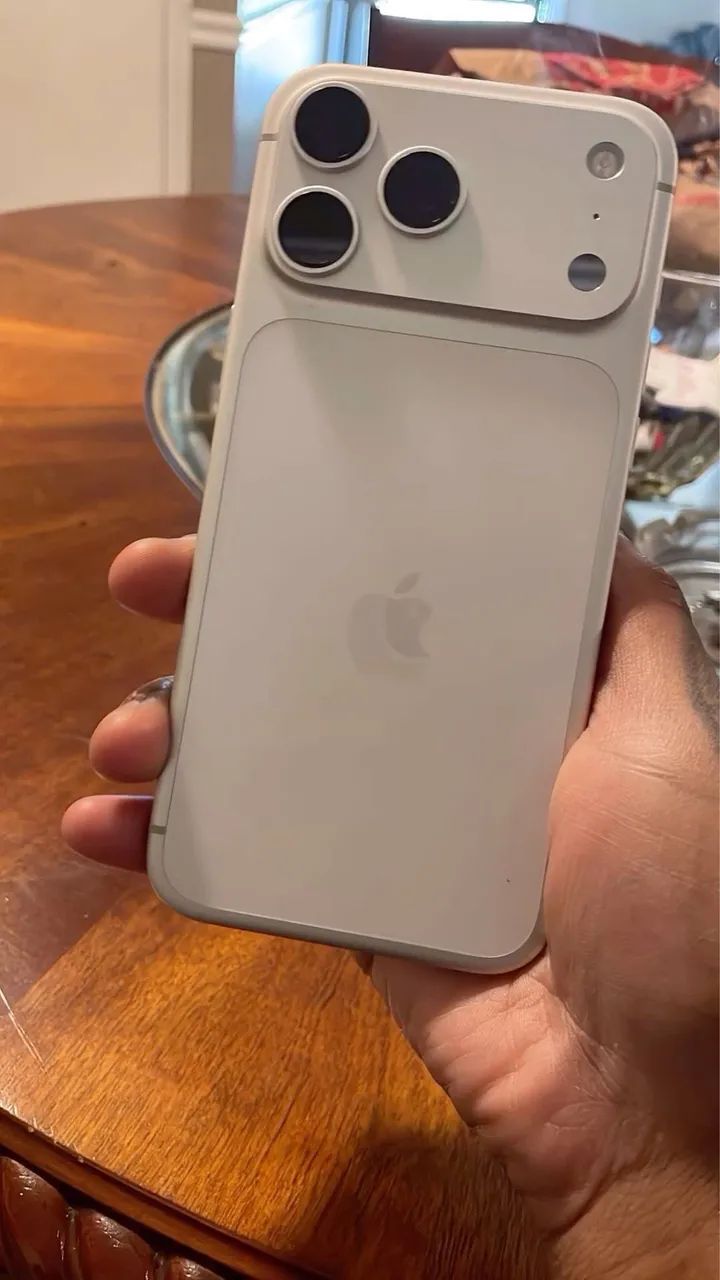iPhone 17 branco - Foto 4