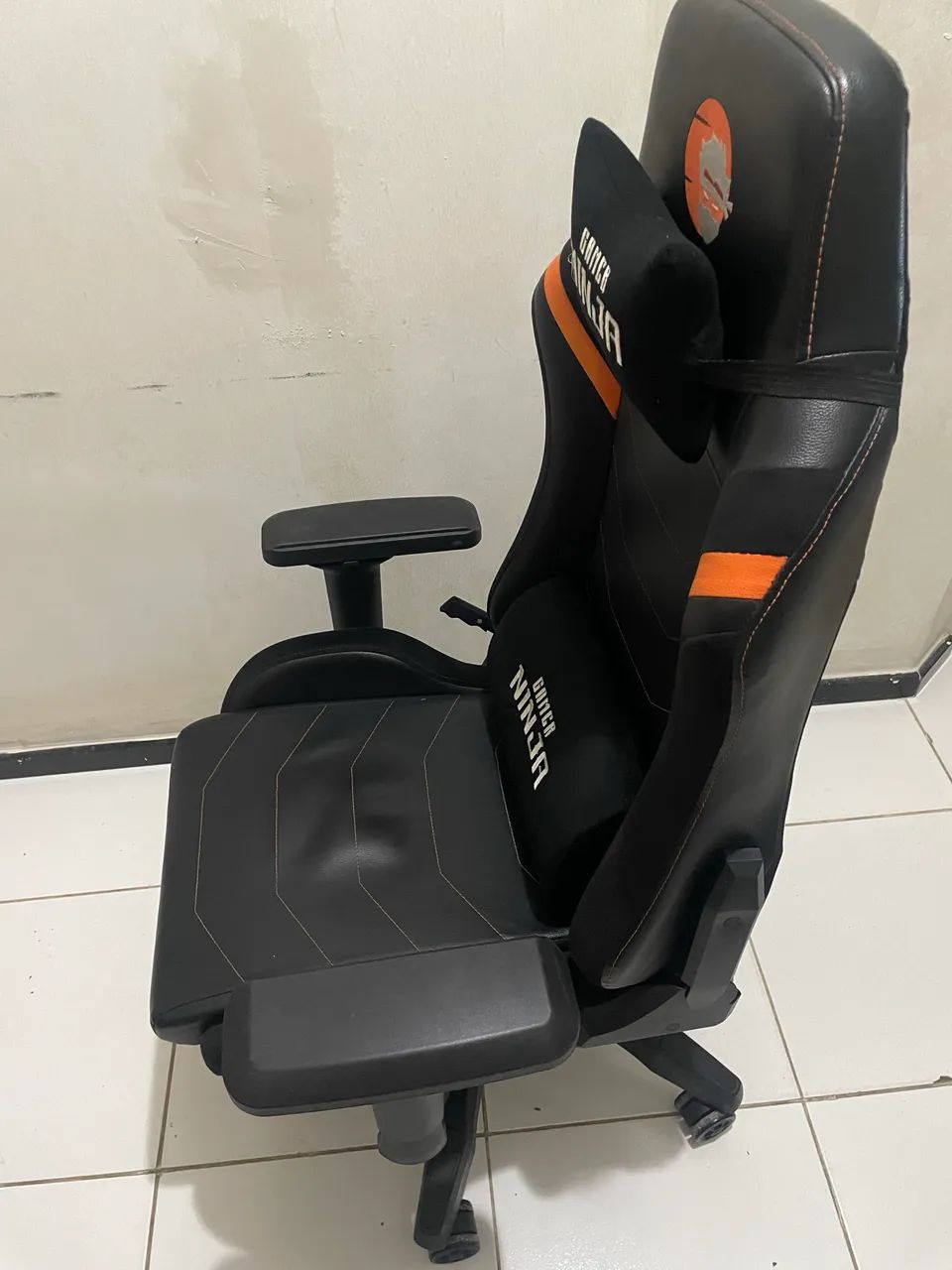 Cadeira Gamer Ninja Edição Especial Madara, Reclinável, 4D, Preto e Laranja - Foto 3