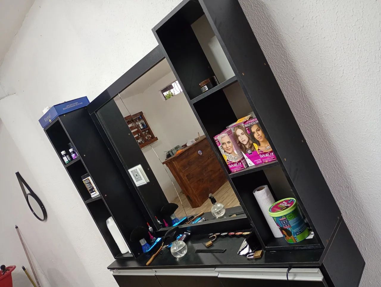 Vendo móveis de salão e barbearia 
