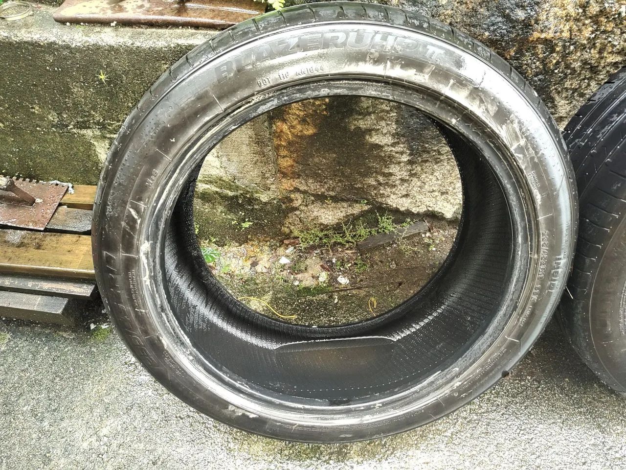 4 pneus 235/45ZR19 Usados BARBADA  - Foto 3