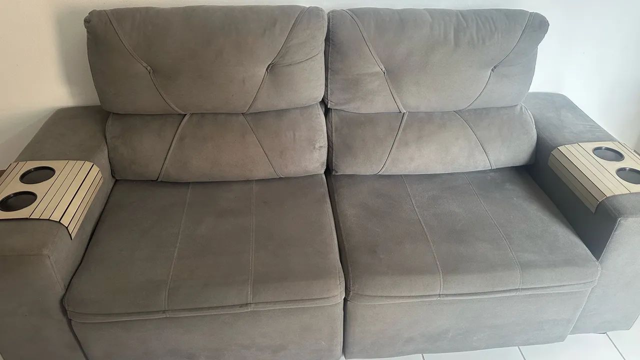 Sofá retrátil e reclinável semi novo 680$ - Foto 2