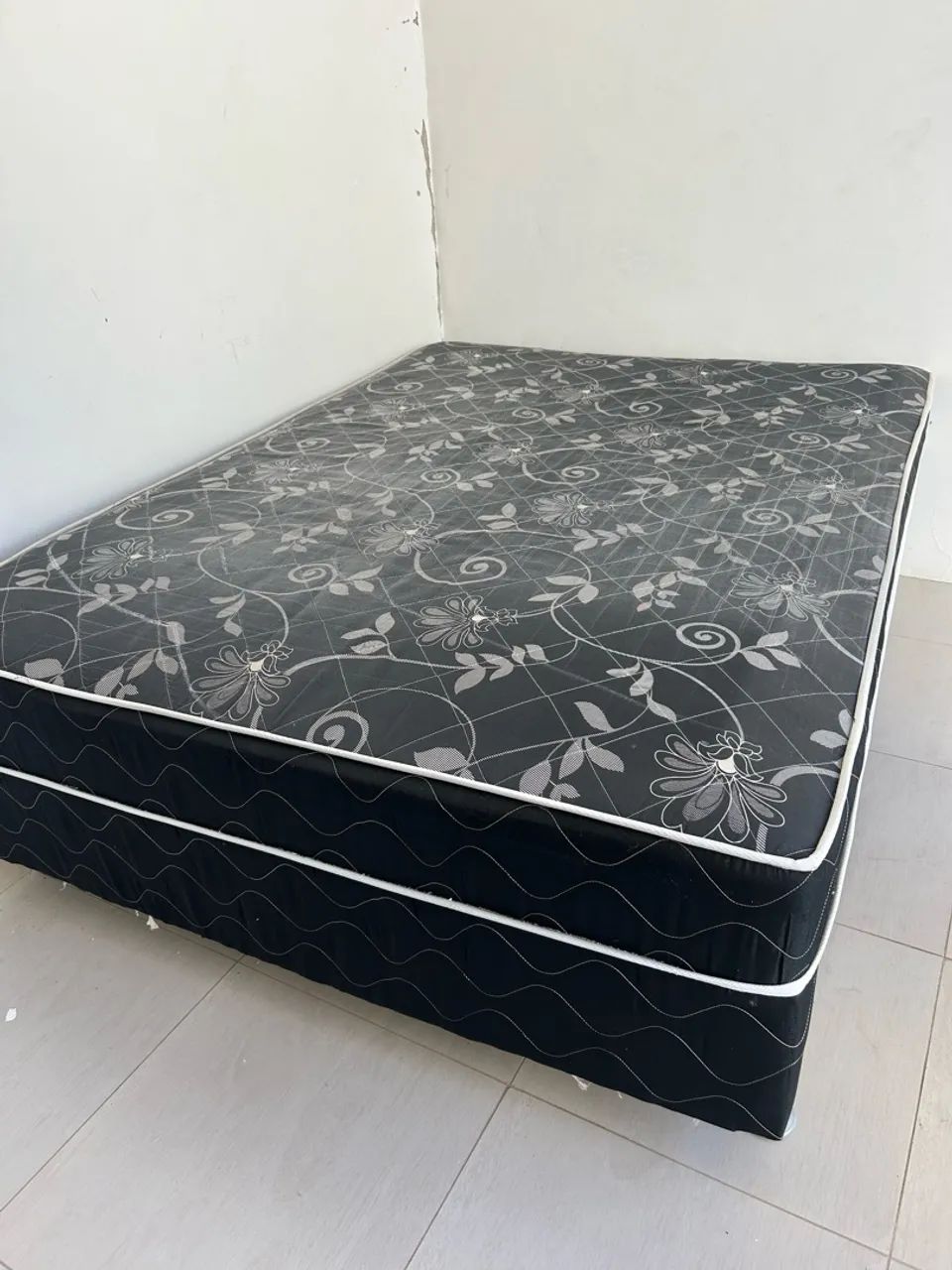 Cama de casal Box 