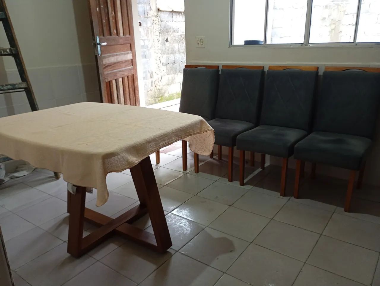 Mesa com 4 cadeiras  - Foto 5