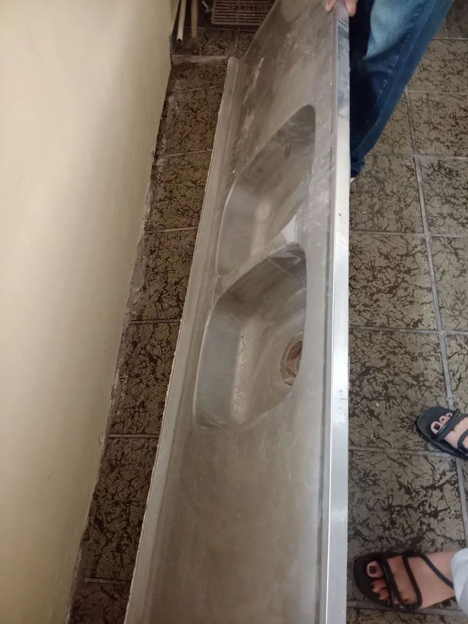 Pia em inox duas cubas já concretada. 2