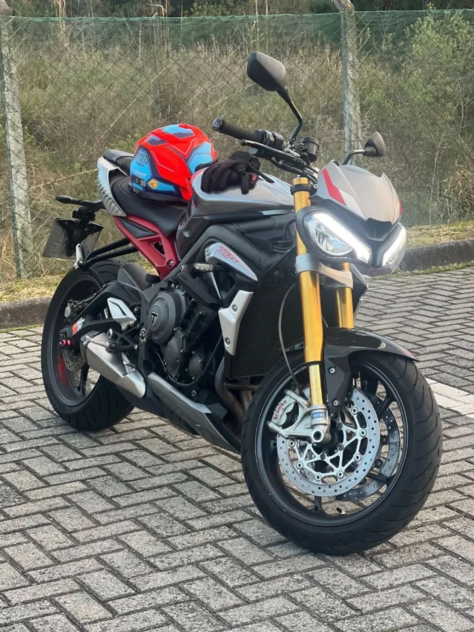 Triumph Street Triple RS