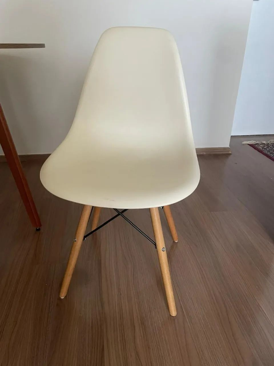 Kit 2 Cadeiras Eames bege claro  - Foto 3