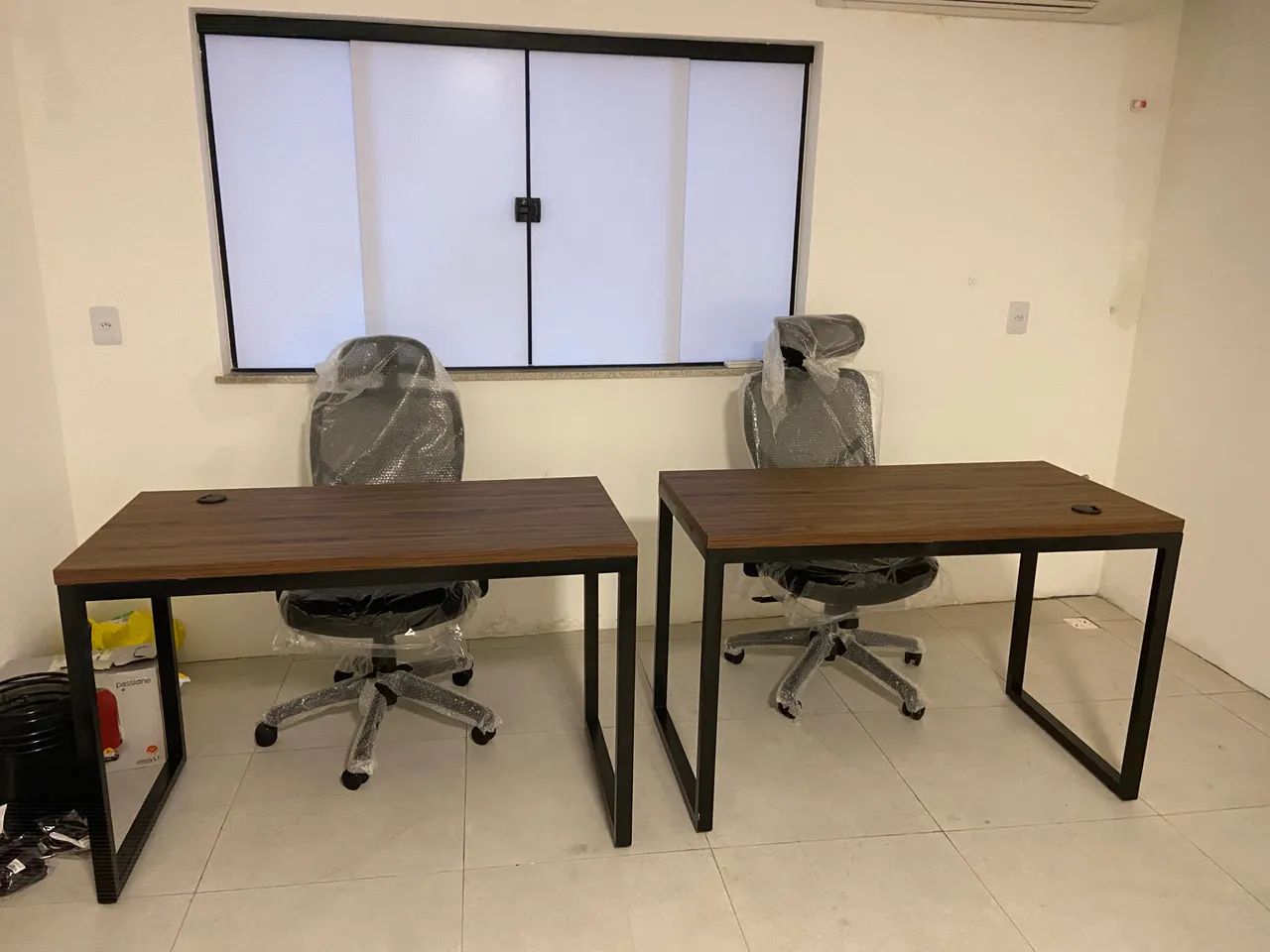 Mesas para estudos ou escritórios 
