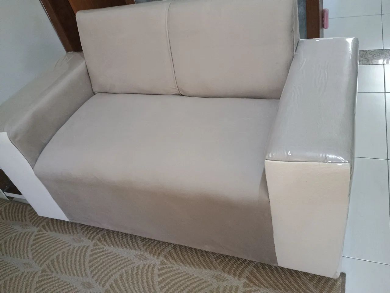 SOFA 2 E 3 LUGARES NOVO - Foto 4