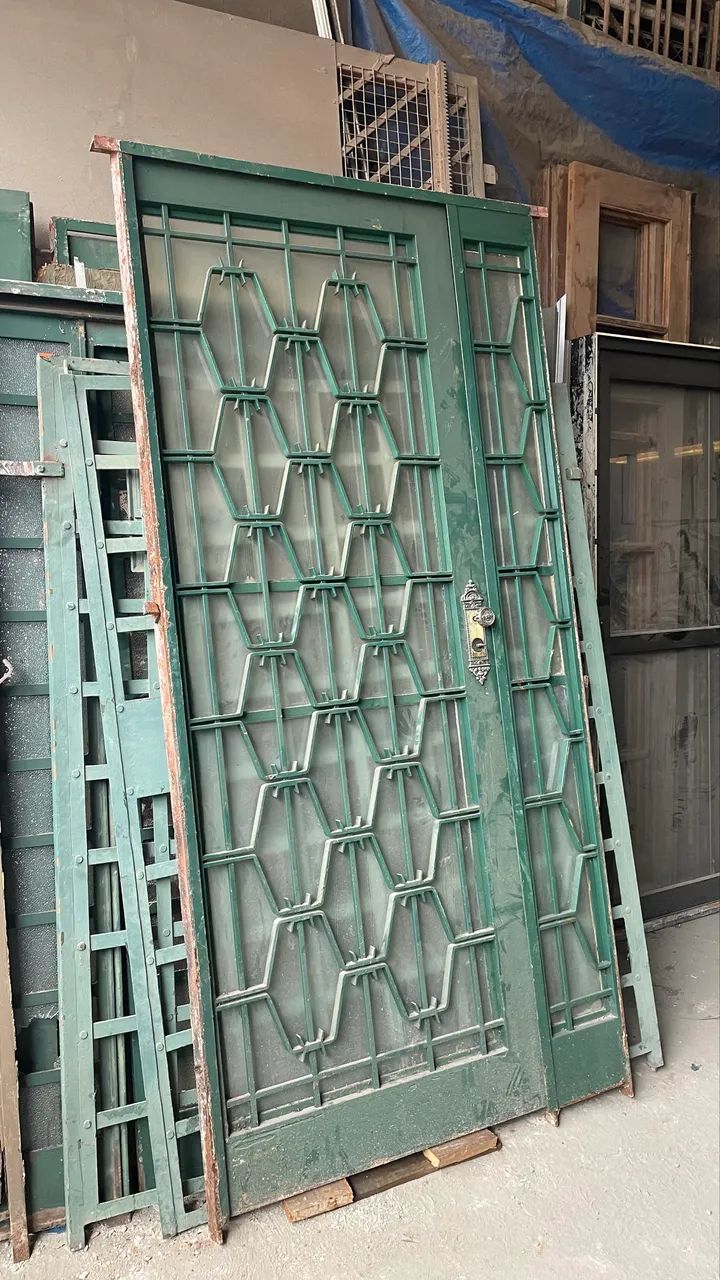 Porta Antiga de Ferro Maciço - Peça de Demolição 417562695534520321