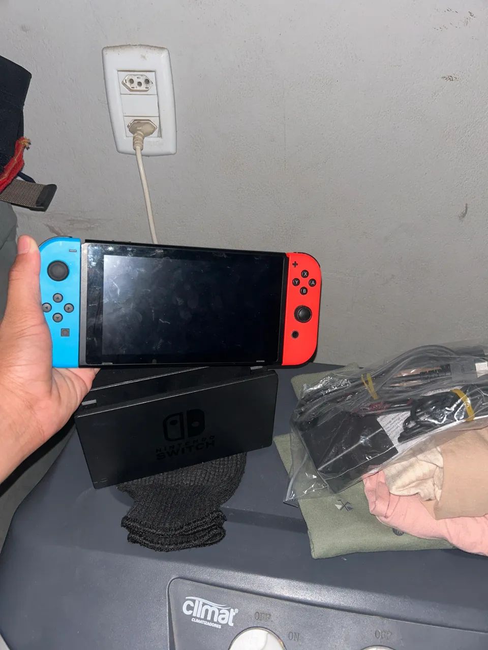 Nintendo switch v1 (sem caixa mas com todos os cabos e funcionando perfeitamente)
