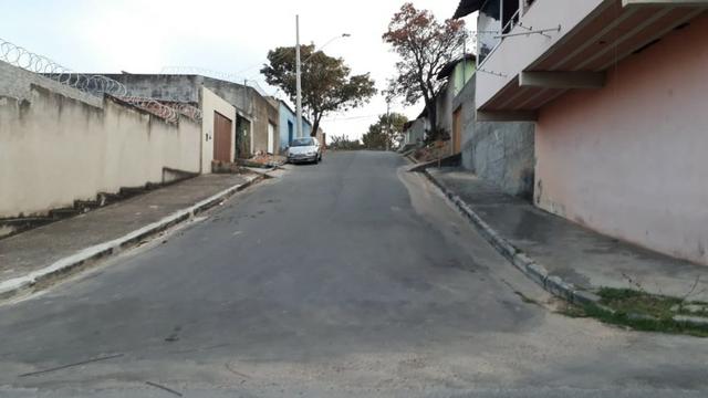 Terreno planissimo, murado, de esquina , 15 metros frente para Rua - 120 Mil - Foto 7