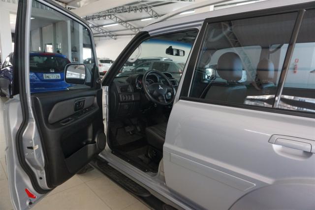 MITSUBISHI PAJERO TR4 2012/2013 2.0 4X4 16V 140CV FLEX 4P AUTOMÁTICO - Foto 5