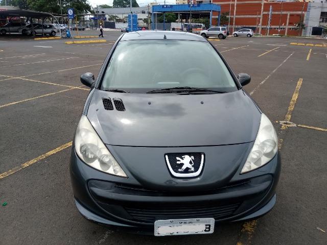 Peugeot 207 1.4 8v Flex 4 portas, Direção Hidraulica e Vidros Eletricos baixa Km - Foto 3