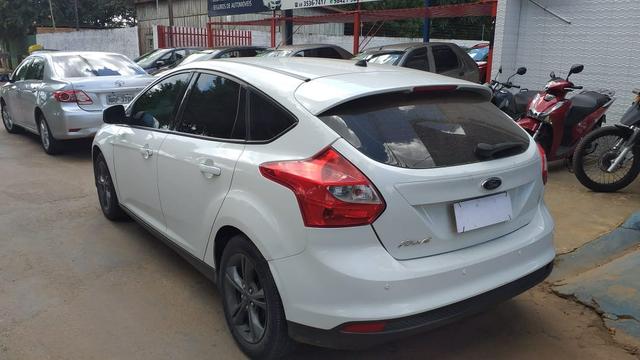 Vendo ou Troco Focus S 1.6 Hatch 2013/2014 Branco- Ji Paraná - Foto 4
