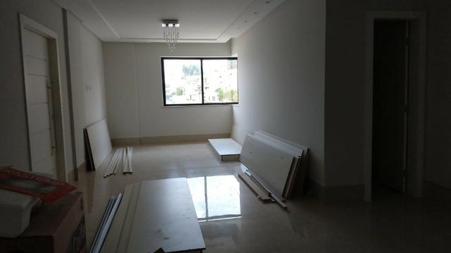 Belíssimo Ap. (3 suites) a venda, no bairro Candeias, Vitória da Conquista - BA - Foto 3