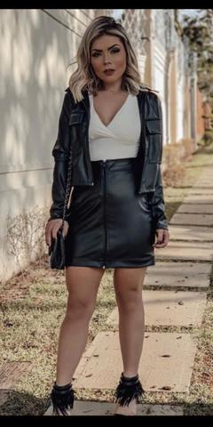 Conjunto saia e jaqueta de couro - Foto 2
