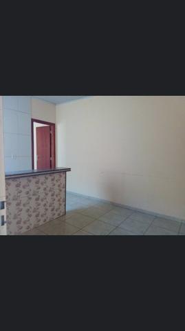 Vende se uma casa mais 4 barracões - Foto 2