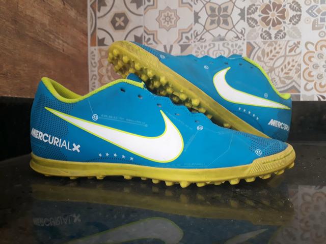 Chuteira Nike Society