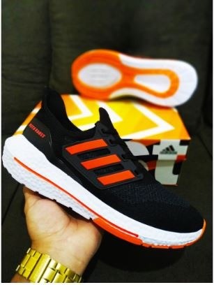 Tênis Adidas UltraBoost 21 Running Academia/Corrida (Preto com laranja sola branca)