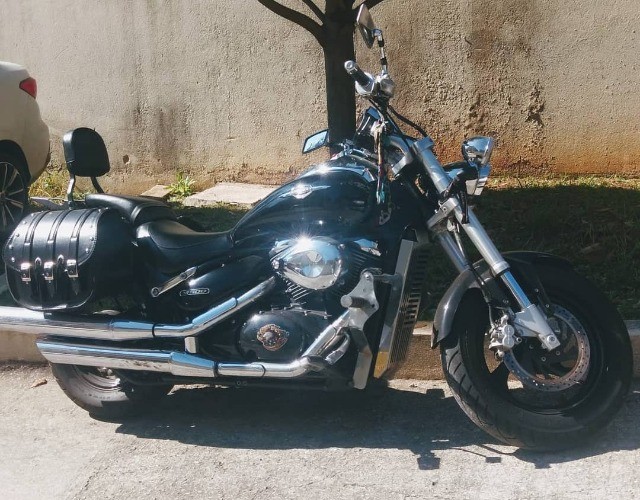 SUZUKI BOULEVARD