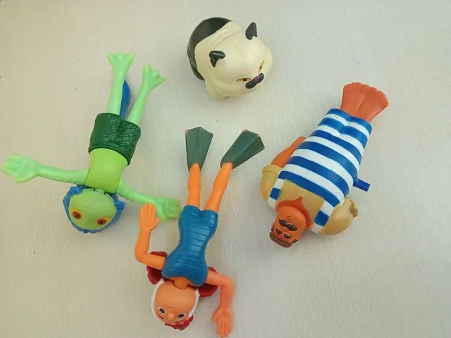 4 bonecos personagens filme Luca Disney Pixar McDonald's 