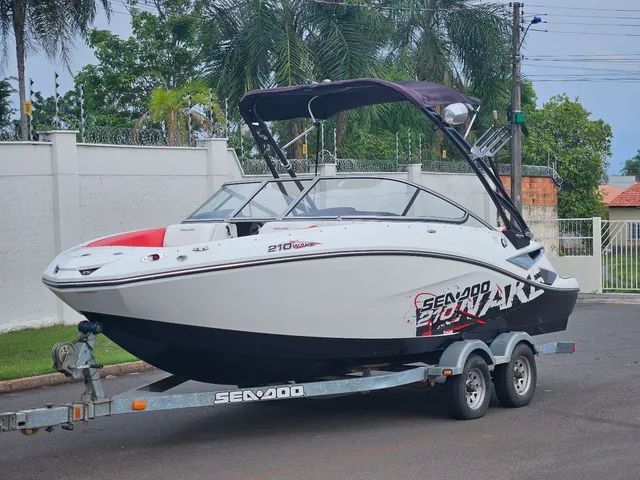 JET BOAT SEA DOO CHALLENGER 210 WAKE 