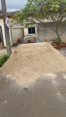Vai construir ou reformar? Temos areia e pedra direto no seu endereço com entrega rápida! - Foto 3