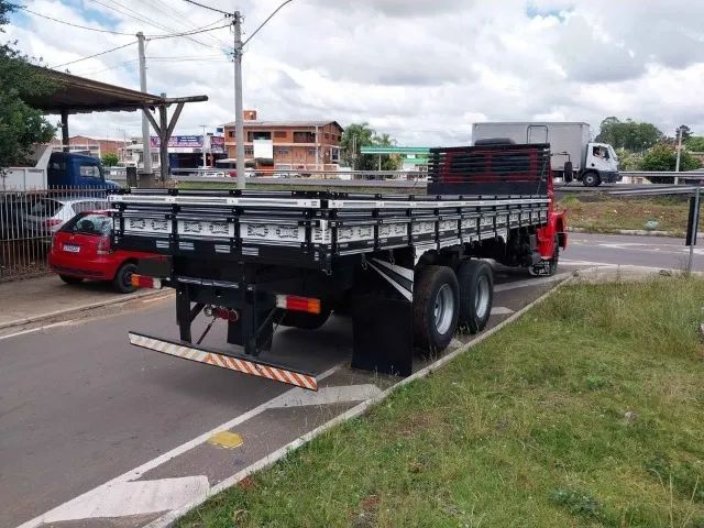 Mercedes-Benz 1620 carroceria 2007 - Foto 4