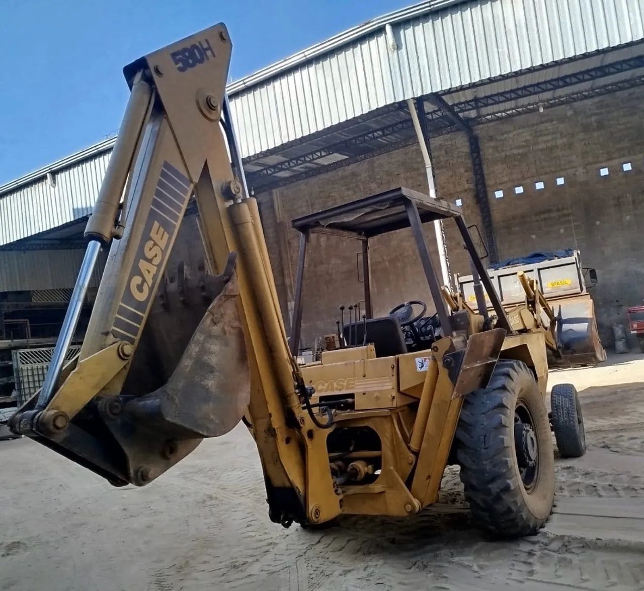 RETROESCAVADEIRA CASE 580H ANO 90  - Foto 5