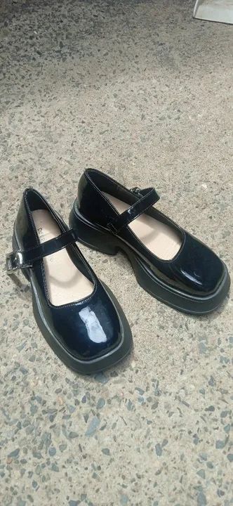 Sandália preta estilo coreana