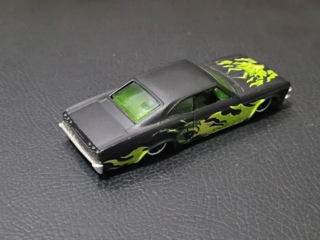 Hot Wheels Stars 65 Chevy Impala 2008 - Loose - Foto 2