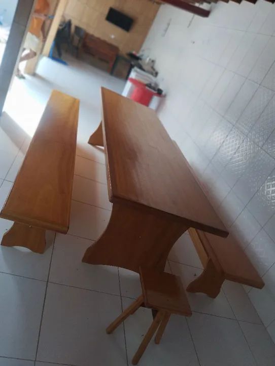 Mesa com 2 bancos madeira tatajuba  - Foto 3