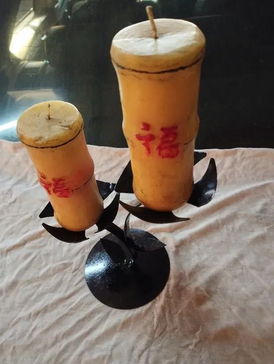 Castiçal Retrô de Metal com Velas Antigas  - Foto 3